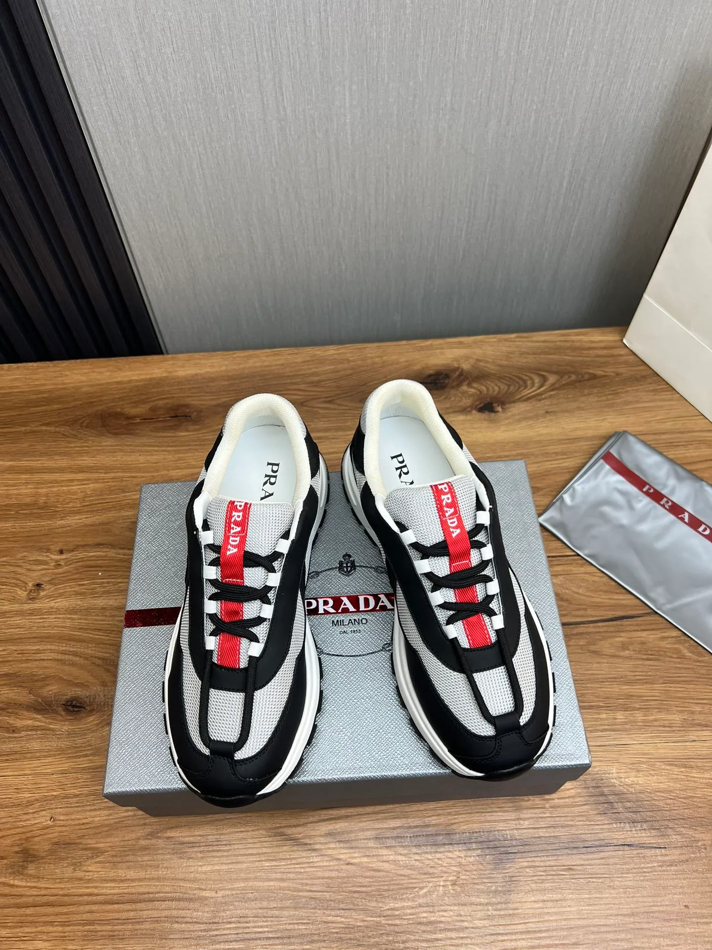 Men's shoes 💰540💰 [PRADA] Men's shoes are popular in the counter, official website is synchronized, 1 high-quality shipment ✔️Original fly-woven cowhide + cowhide lining, 1🆚1 replica, original sole, 38-45 (45 customized, non-refundable)